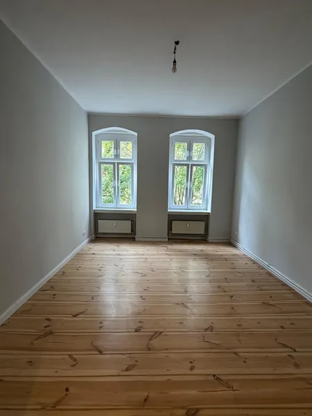 HOCHWERTIG SANIERTE WOHNUNG IM WRANGELKIEZ ab sofort verfügbar — photo 1